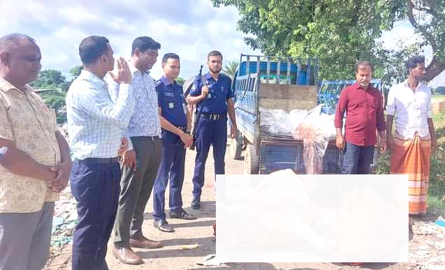 মানিকগঞ্জে কুকুরে কামড়ানো গাভীর মাংস বিক্রির চেষ্টা, ব্যবসায়ীকে জরিমানা