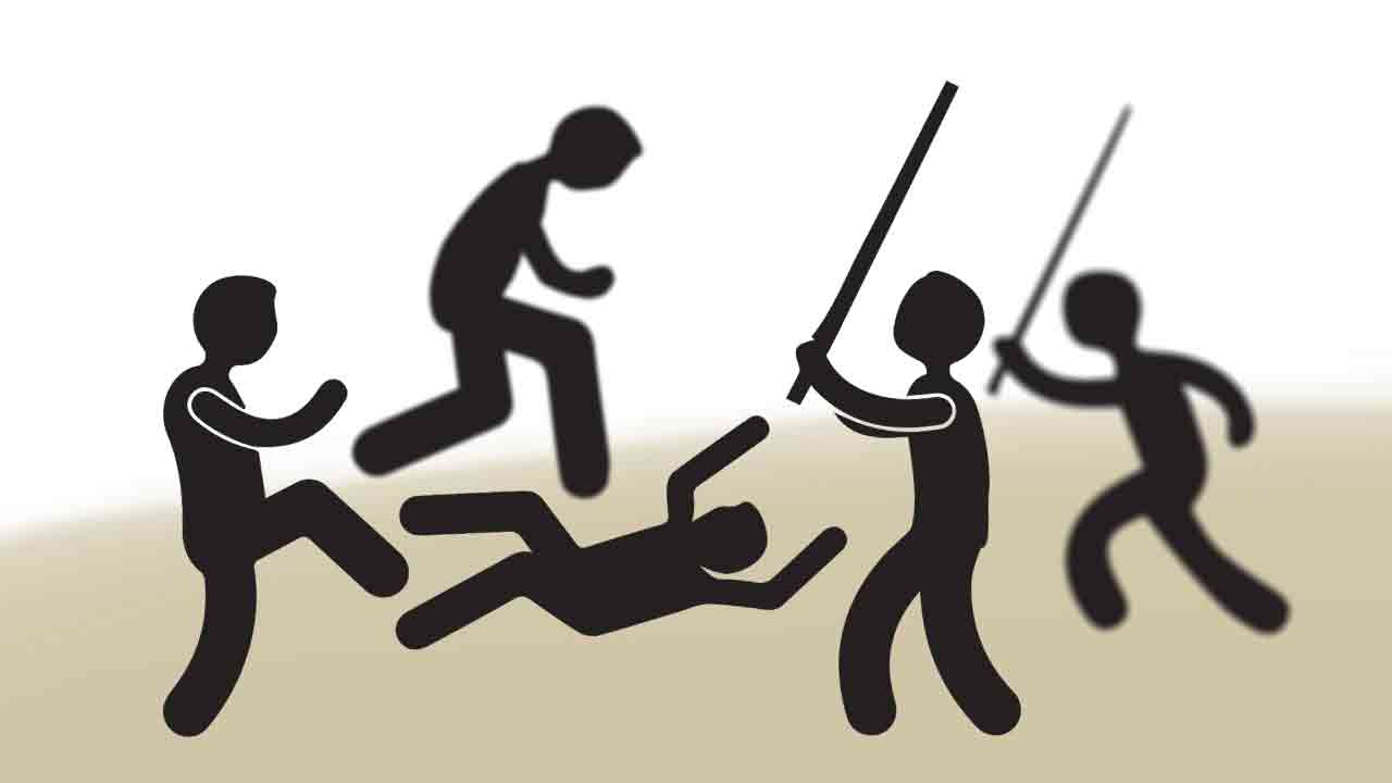 ঝালকাঠিতে ধান কেনাকে কেন্দ্র করে তিন ভাইকে কুপিয়ে জখম