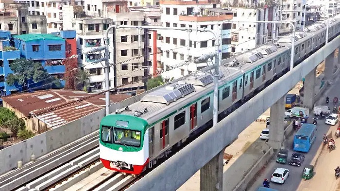 রাতের বিভ্রাট শেষে আবার সচল মেট্রোরেল