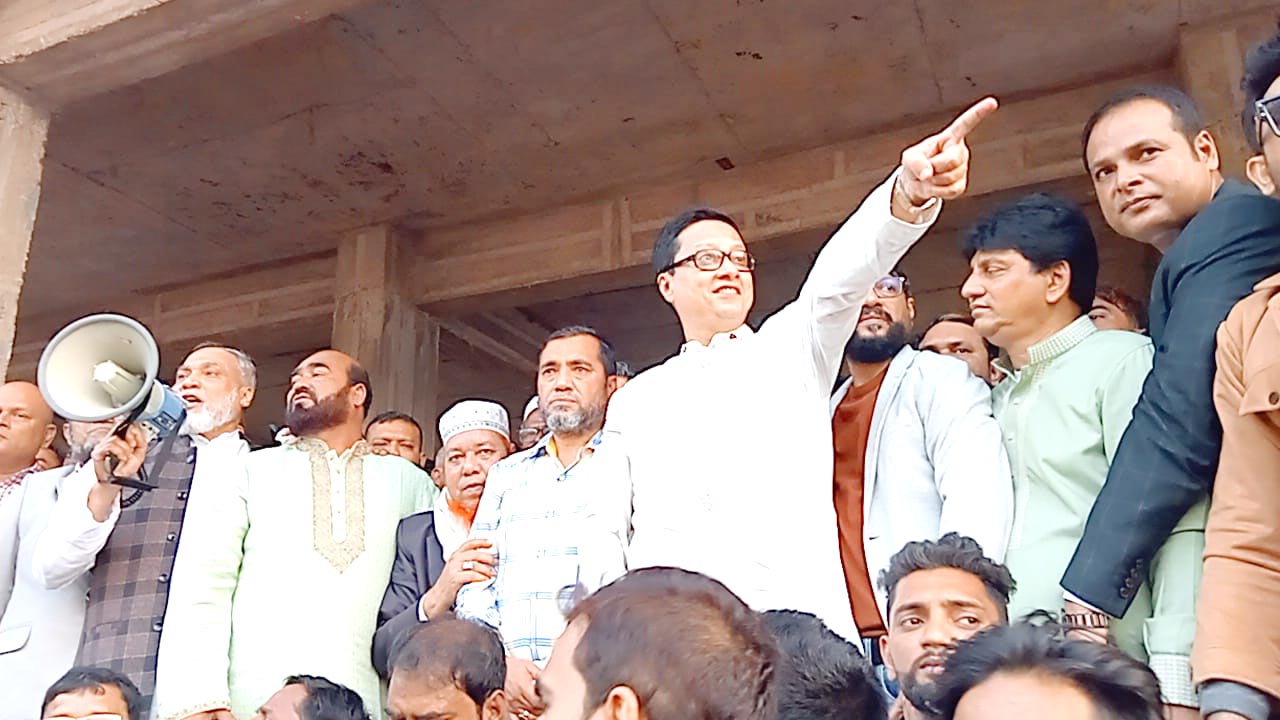 ১০ বছর পর ঢাকা-১৯ আসনে লড়ছেন স্বতন্ত্রপ্রার্থী মুরাদ জং