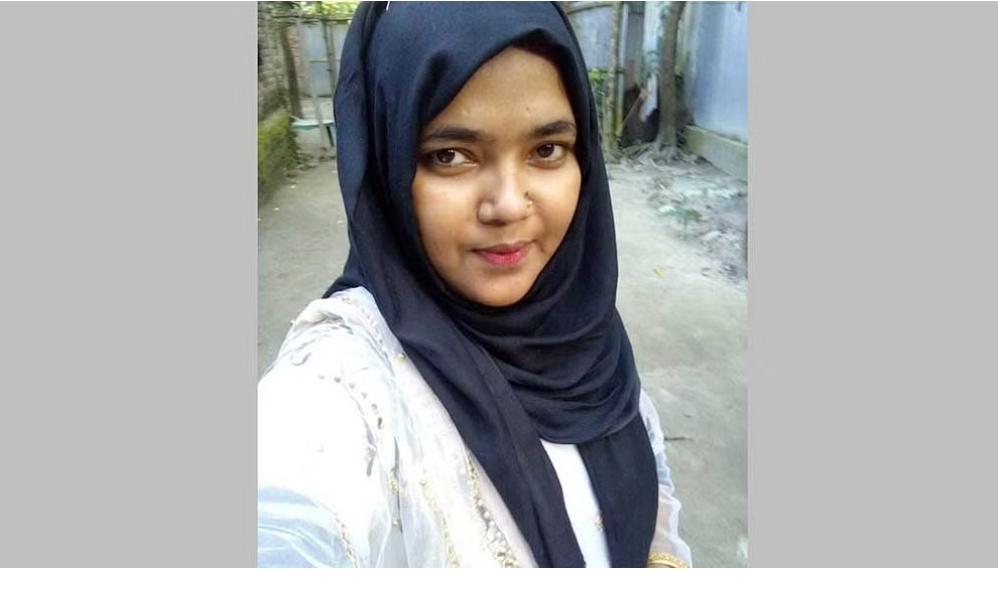 নরসিংদীতে গৃহবধূকে গলা কেটে হত্যা, স্বামী পলাতক