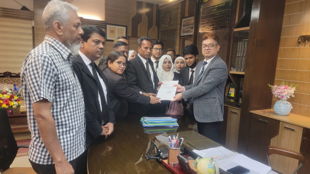 নরসিংদী জেলা জজ আদালতের সরকারি কৌশলীদের জেলা প্রশাসকের সাক্ষাৎ