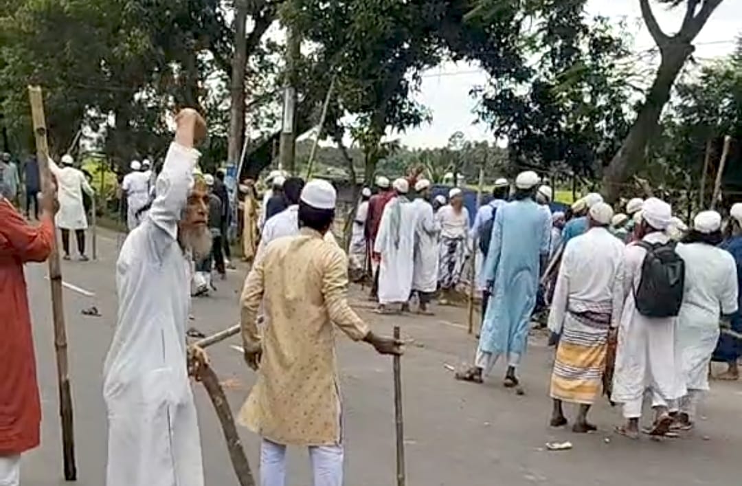 নাটোরে মসজিদ দখল নিয়ে দুই গ্রুপের সংঘর্ষ, আহত কমপক্ষে ২০