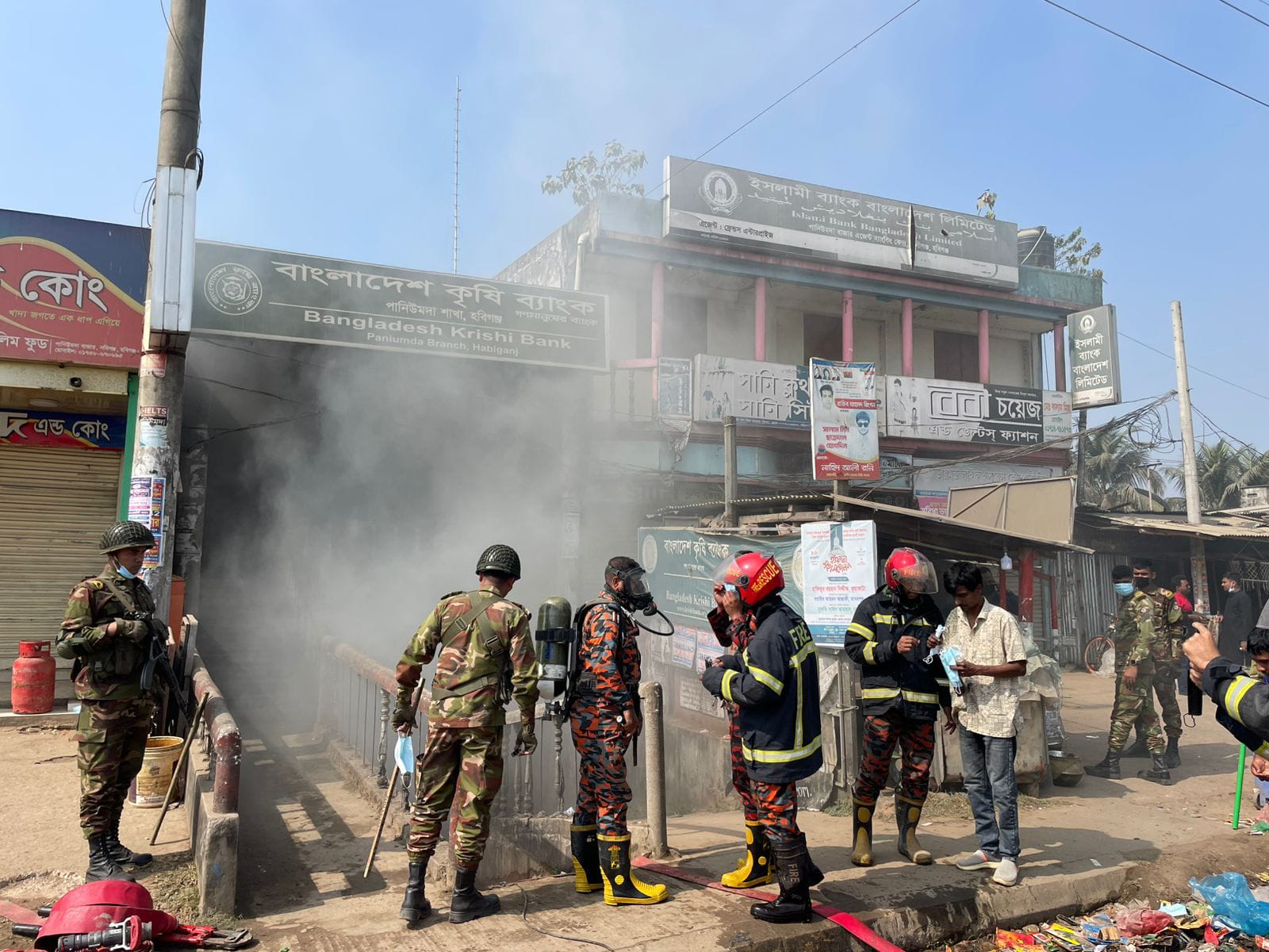 পানিউমদা বাজারে ভয়াবহ অগ্নিকাণ্ড, ১০ লক্ষ টাকার ক্ষয়ক্ষতি