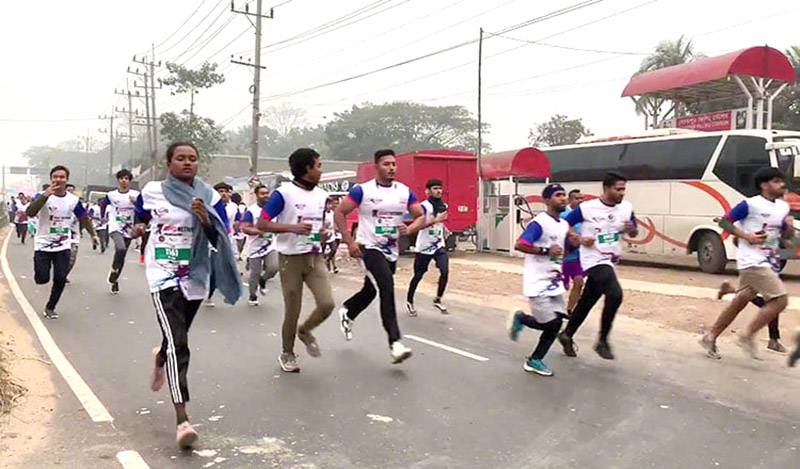 ‘ম্যারাথন মাস্টার্স-২০২৫’ এ নারী চ্যাম্পিয়ন সুমাইয়া-জেসমিন-মারিয়া