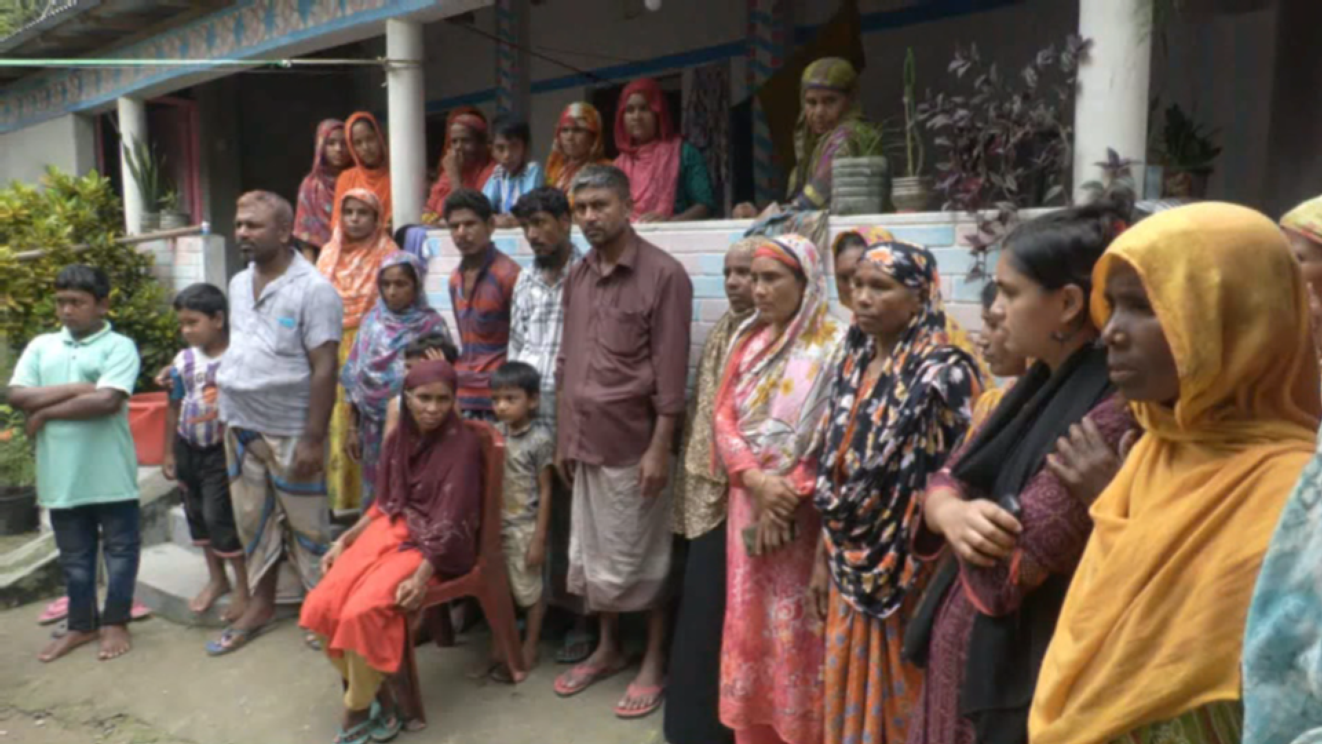 পঞ্চগড়ে ২২ বছর পর নিখোঁজ মাকে ফিরে পেলো সন্তান!