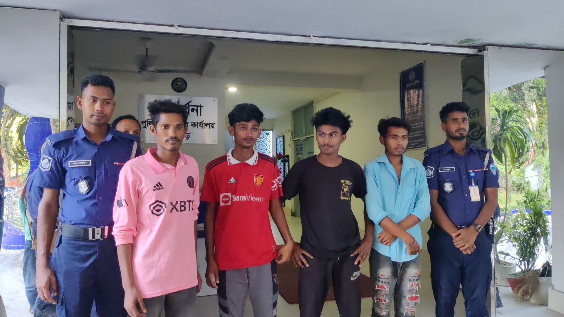 পঞ্চগড়ে বুদ্ধি প্রতিবন্ধীকে গণধর্ষণের অভিযোগে চার তরুণ গ্রেপ্তার