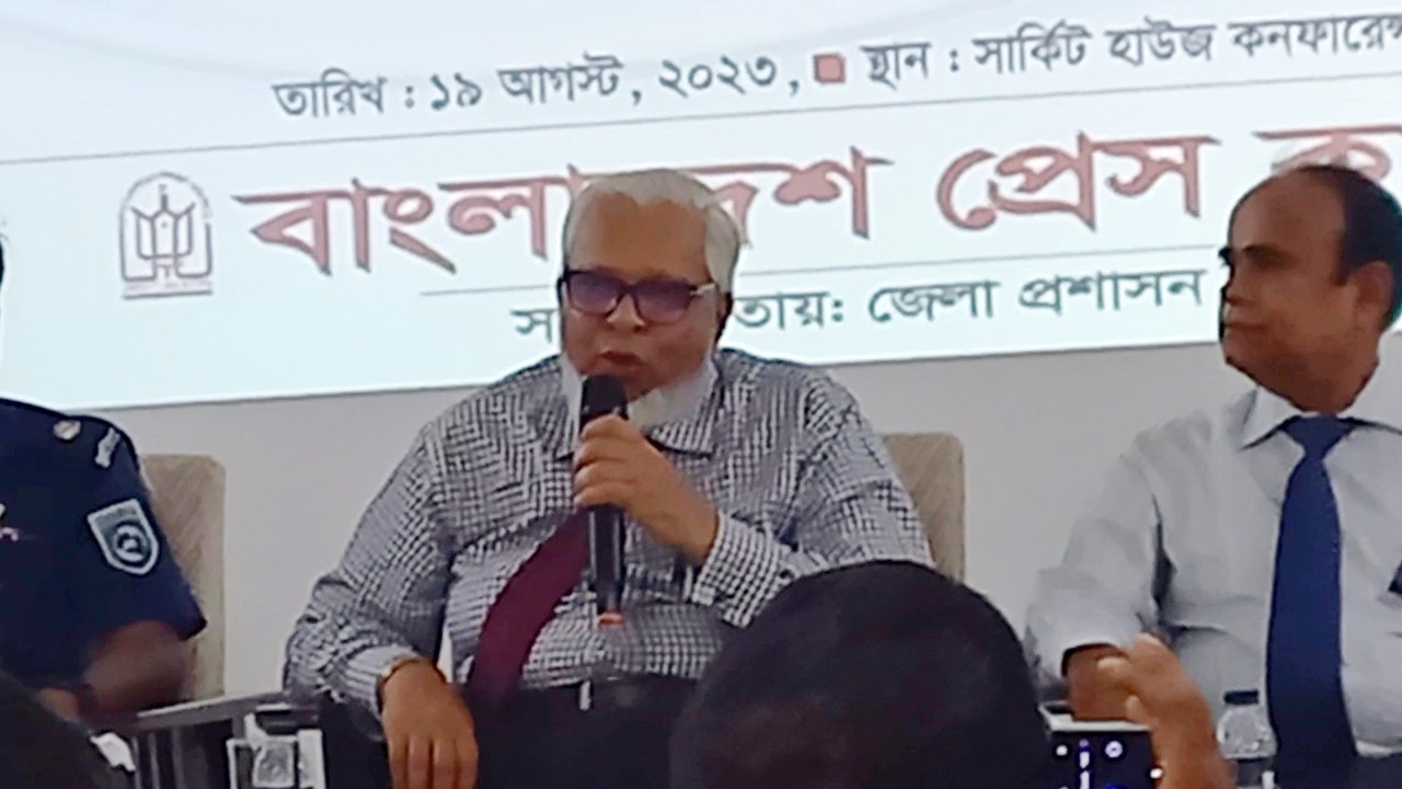 প্রেস কাউন্সিলের অধীনে প্রেসক্লাব নিয়ন্ত্রণ করা হবে : নিজামুল হক