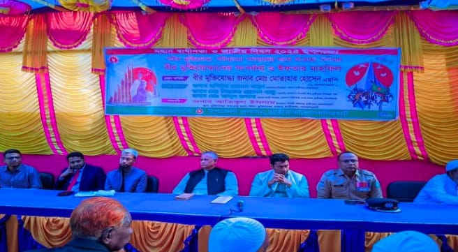 হাতীবান্ধায় শহীদ মুক্তিযোদ্ধা পরিবারের সদস্যদের সাথে এমপির শুভেচ্ছা বিনিময়