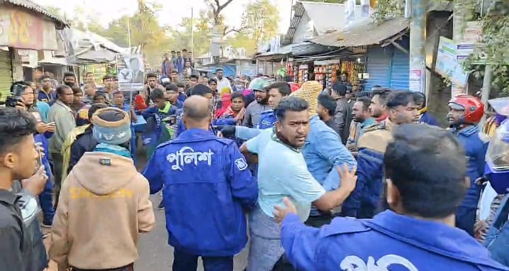 হাতীবান্ধায় নৌকা ও স্বতন্ত্র প্রার্থীর সমর্থকদের সংঘর্ষ,