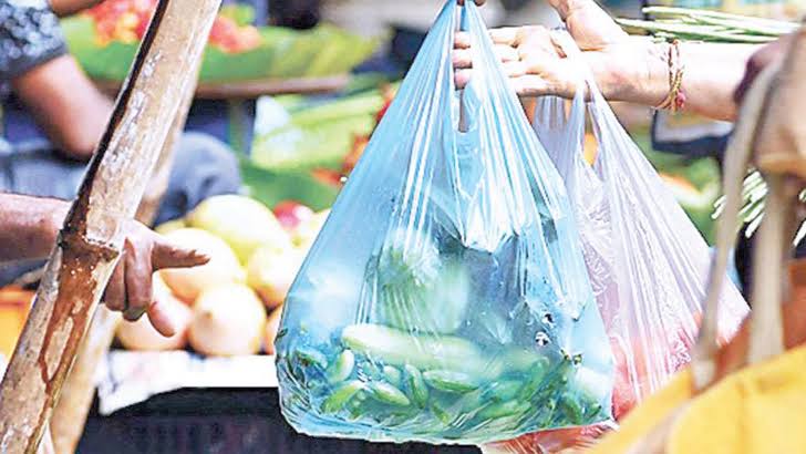 খানসামায় বাড়ছে পলিথিনের ব্যবহার