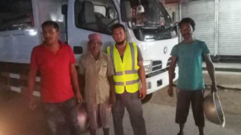 পীরগঞ্জ পৌরসভার পরিচ্ছন্নতার কাজ দিনের পরিবর্তে রাতে