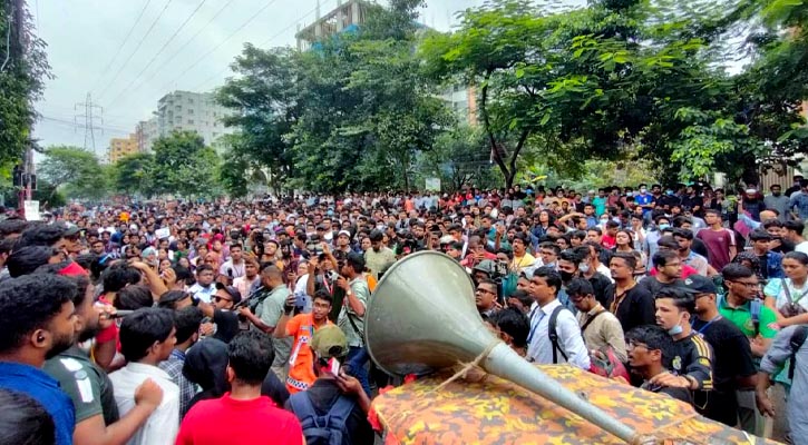 শিক্ষার্থীদের আন্দোলনে উত্তাল সারাদেশ