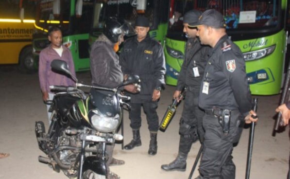 নিরাপত্তা নিশ্চিত করতে বরিশালে বিভিন্ন স্থানে র‍্যাব-৮ এর অভিযান