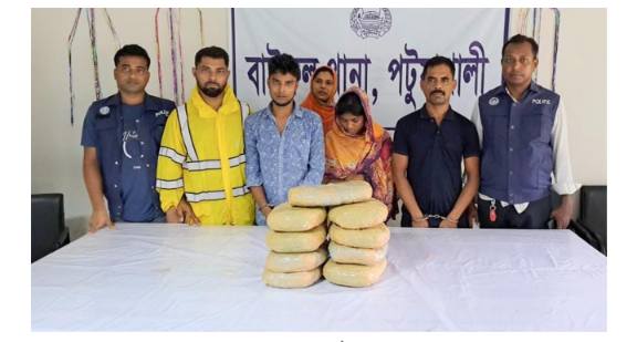 কালাইয়ার গাঁজা মনির নারী মাদক কারবারিসহ আটক