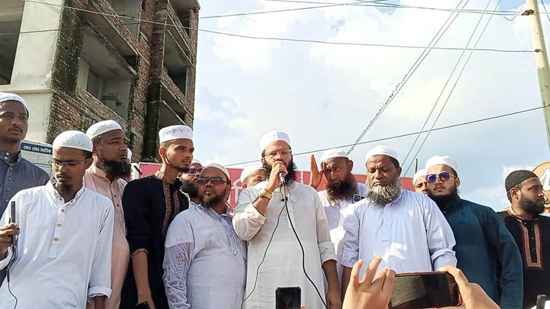 নোয়াখালীতে হেযবুত তওহীদের উপর হামলার হুমকি, উচ্ছেদে আল্টিমেটাম উগ্রবাদীদের