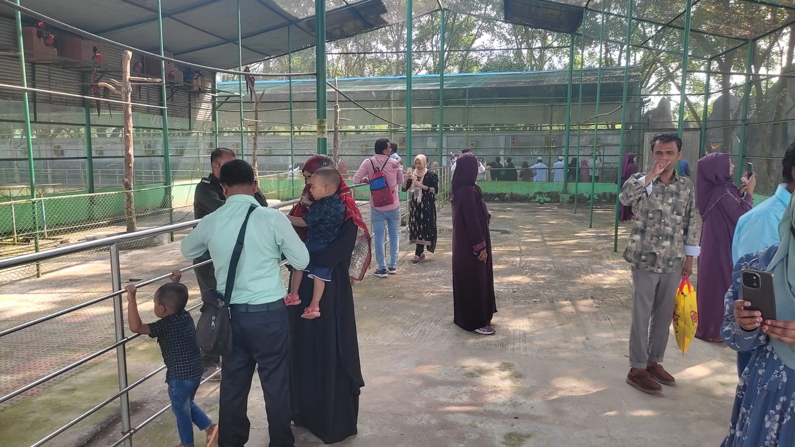 সোয়া তিন মাস পর দর্শনার্থীদের পদচারণায় মুখরিত সাফারি পার্ক, হচ্ছে নাম পরিবর্তন