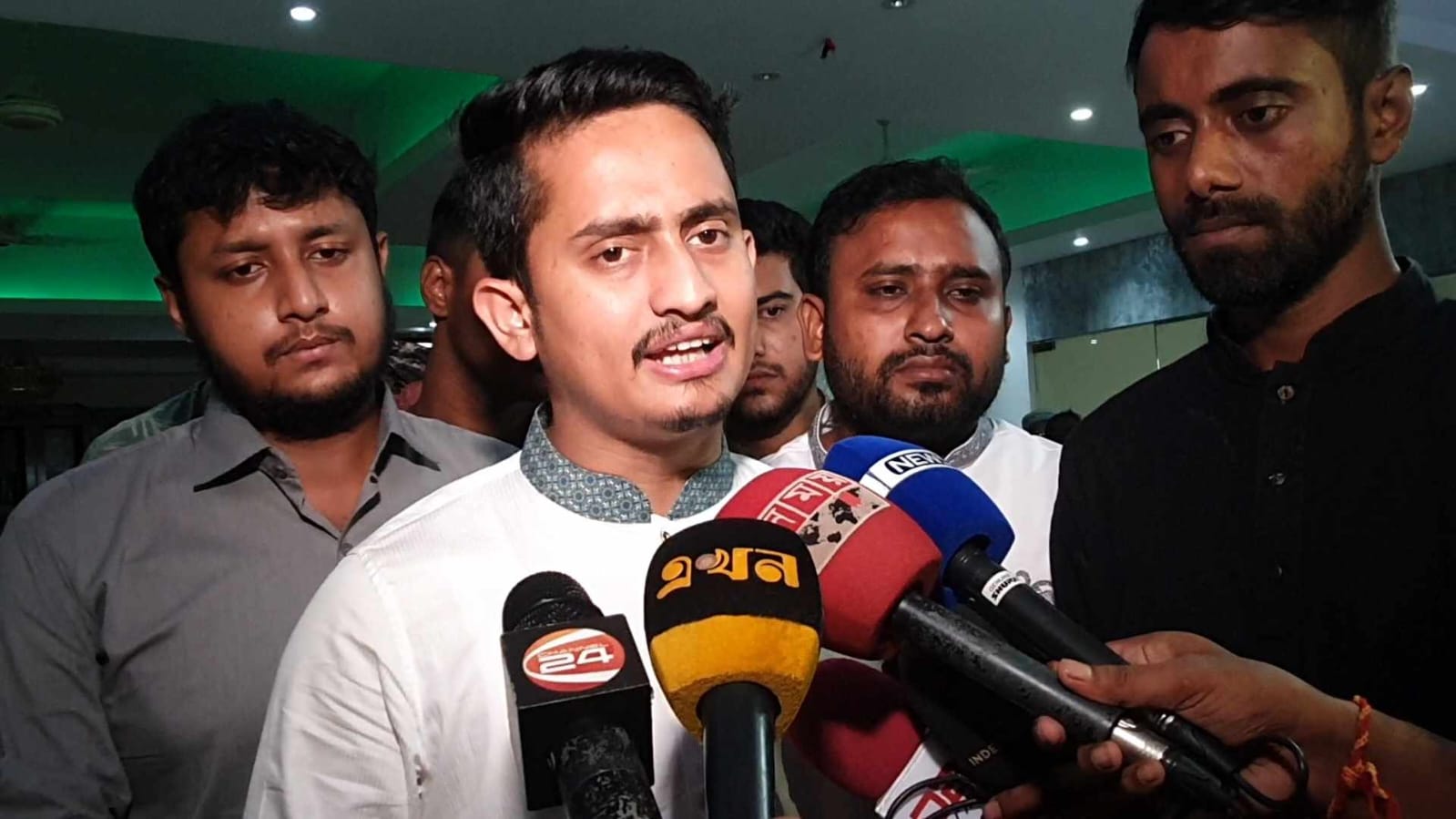 রাজনৈতিক সফর নয়, শহীদ পরিবারের কাছে দায়বদ্ধতা থেকে জেলা সফর করছি : সারজিস