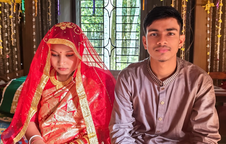 মানসিক চাপে নববধূর আত্মহত্যা, থানায় মামলার পর স্বামী কারাগারে