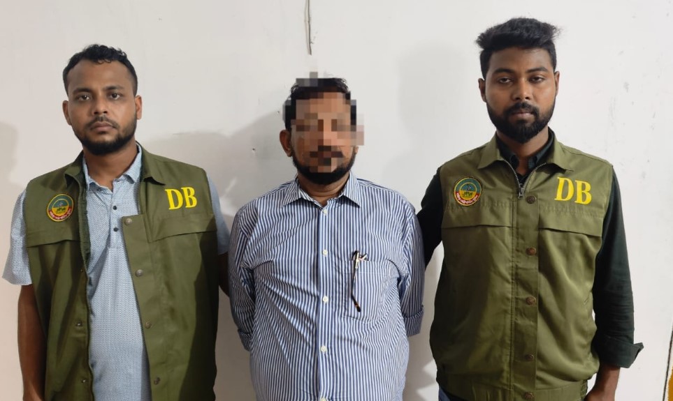 গাজীপুরে বৈষম্যবিরোধী আন্দোলনে হামলার ঘটনায় ওয়ার্ড আ. লীগের সাবেক সভাপতি গ্রেপ্তার