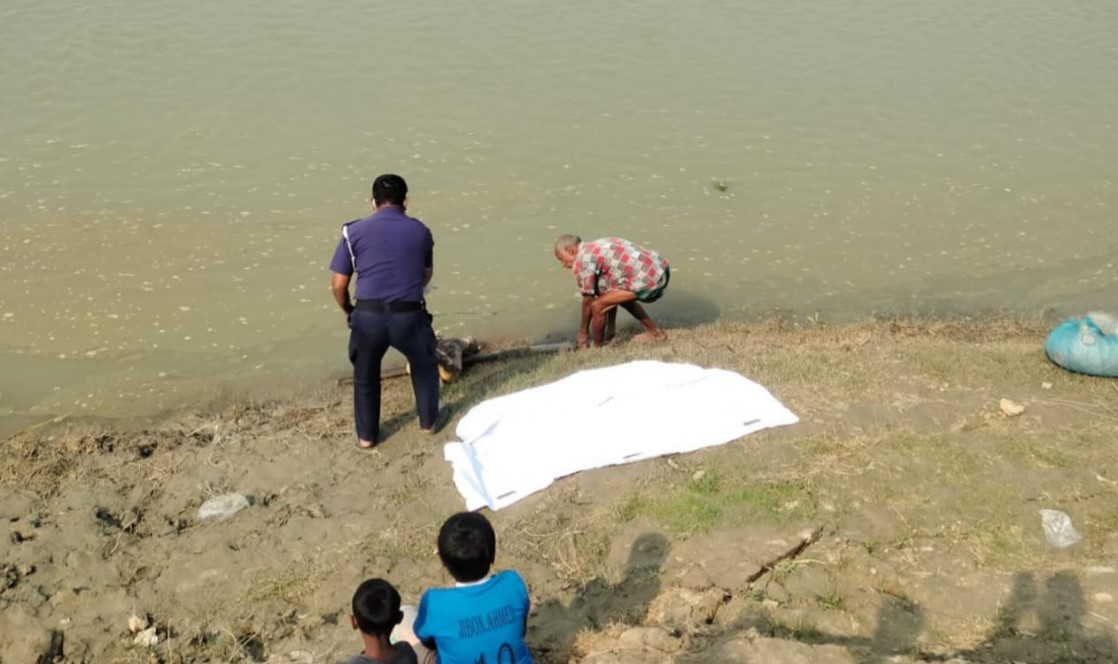 ১৮ দিনেও পরিচয় মেলেনি পদ্মায় ভেসে আসা লাশের