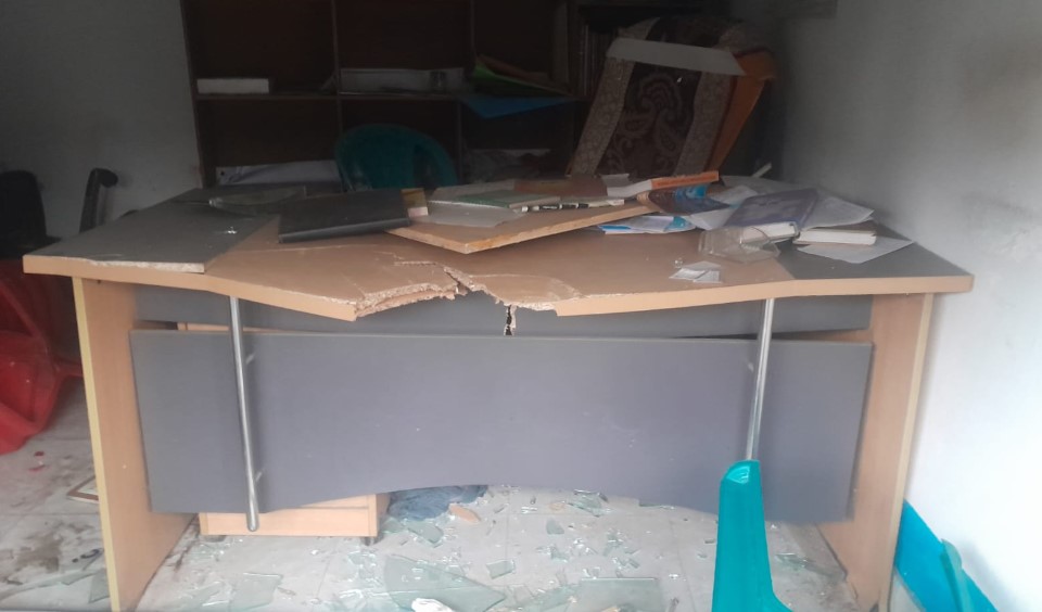 গাজীপুরের কোনাবাড়ীতে আইনজীবির বাড়ি ও অফিসে হামলা-ভাঙচুর-লুটপাট!