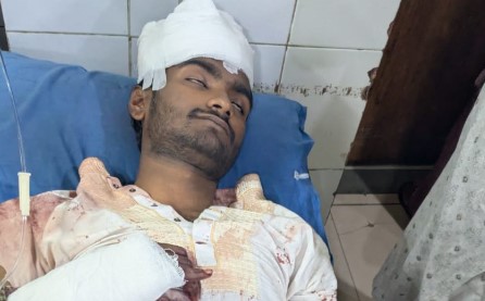 মসজিদের সভাপতির পদ নিয়ে সংঘর্ষ, ছাত্রদল নেতাকে কুপিয়ে জখম