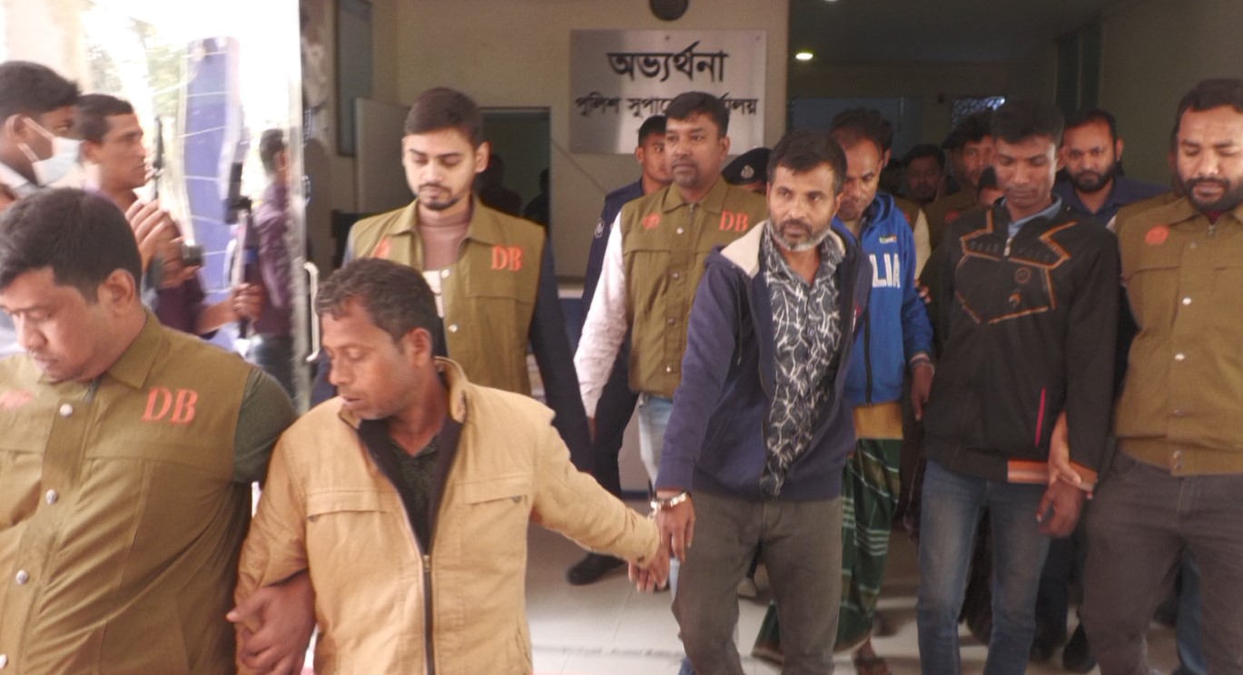 বৃহৎ ডাকাতির পরিকল্পনা নিয়ে তেঁতুলিয়ায় প্রবেশ করে ডাকাতদল!