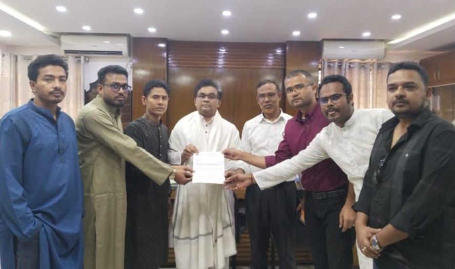 আমতলীতে জলমহলের ইজারা বাতিলের দাবিতে মানববন্ধন ও বিক্ষোভ মিছিল