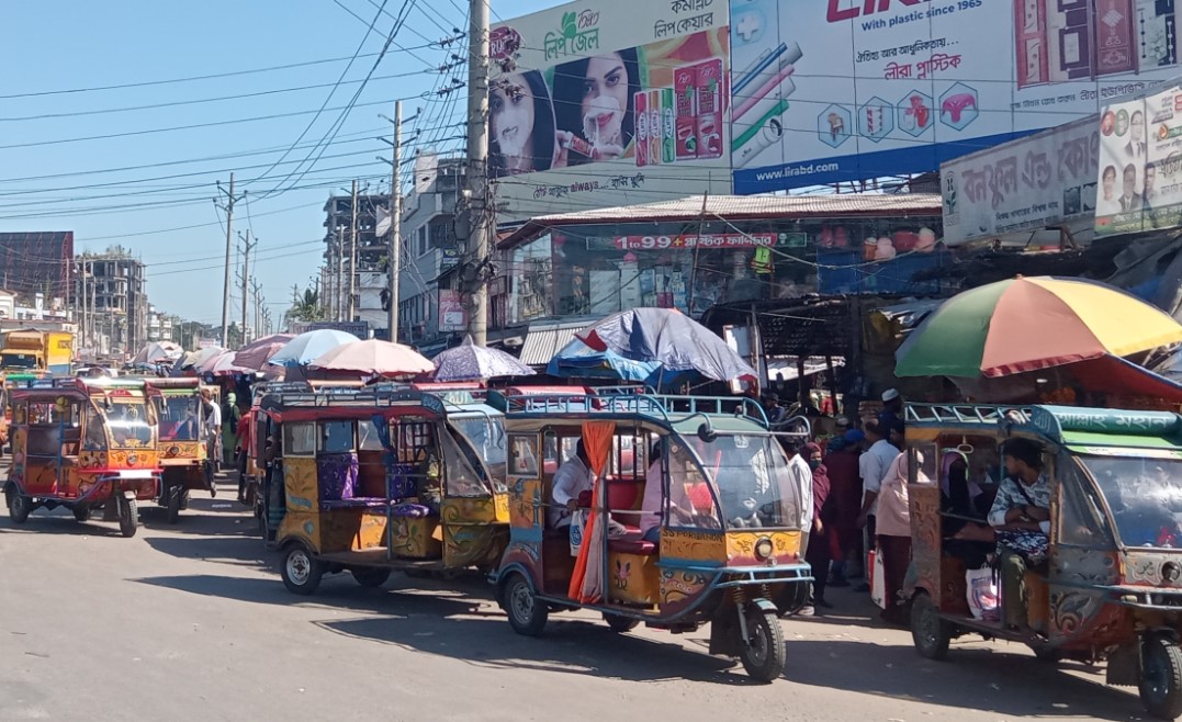 বরিশালে নিষিদ্ধ হলেও প্রতিনিয়ত বাড়ছে অটোরিকশা-ইজিবাইকের দৌরাত্ম্য