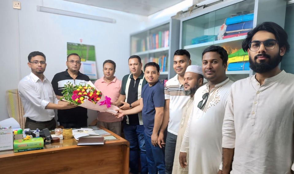 ফেনীতে আইনজীবী ফোরামের সভাপতির সঙ্গে জিয়া মঞ্চের নতুন কমিটির সৌজন্য সাক্ষাৎ