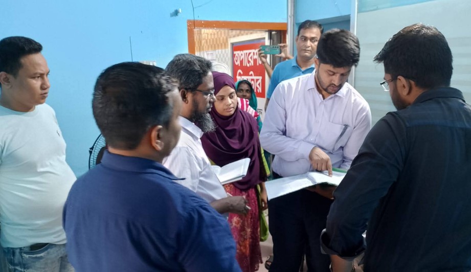 ফেনীতে দুটি বেসরকারি হাসপাতাল পরিদর্শন