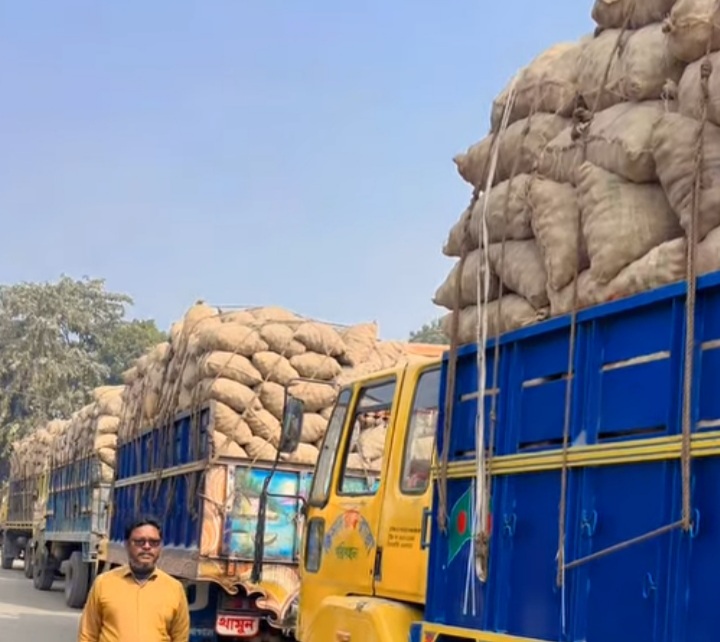 বাংলাবান্ধা দিয়ে নেপালে ৩৩৬ মেট্রিক টন আলু রপ্তানি