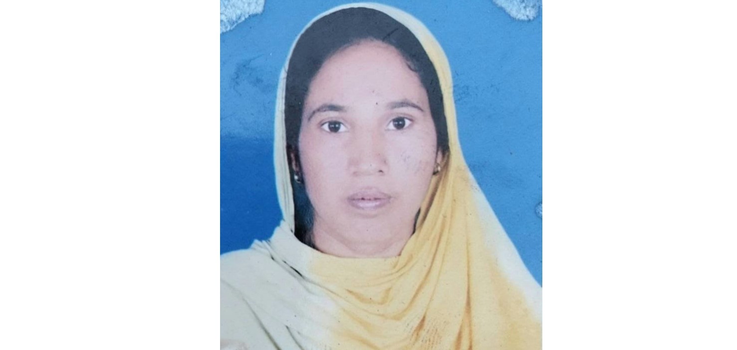 ফুলবাড়ীতে নিখোঁজের বিশ ঘন্টা পর জুতার সূত্র ধ‌রেই সন্ধান মিল‌ল গৃহবধূ শা‌ফিয়ার মর‌দেহ