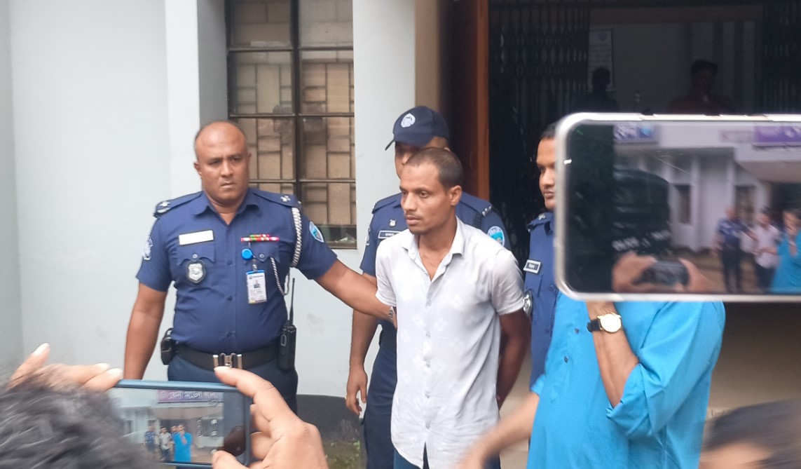 ফেনীতে সোহাগ হত্যা মামলার মূল অভিযুক্ত গ্রেপ্তার, খুনে ব্যবহৃত কাঁচি উদ্ধার