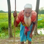 সহস্রাধিক লাশের শেষ গোসল করানো খালেক ঢালী এখন নিজেই অসহায়