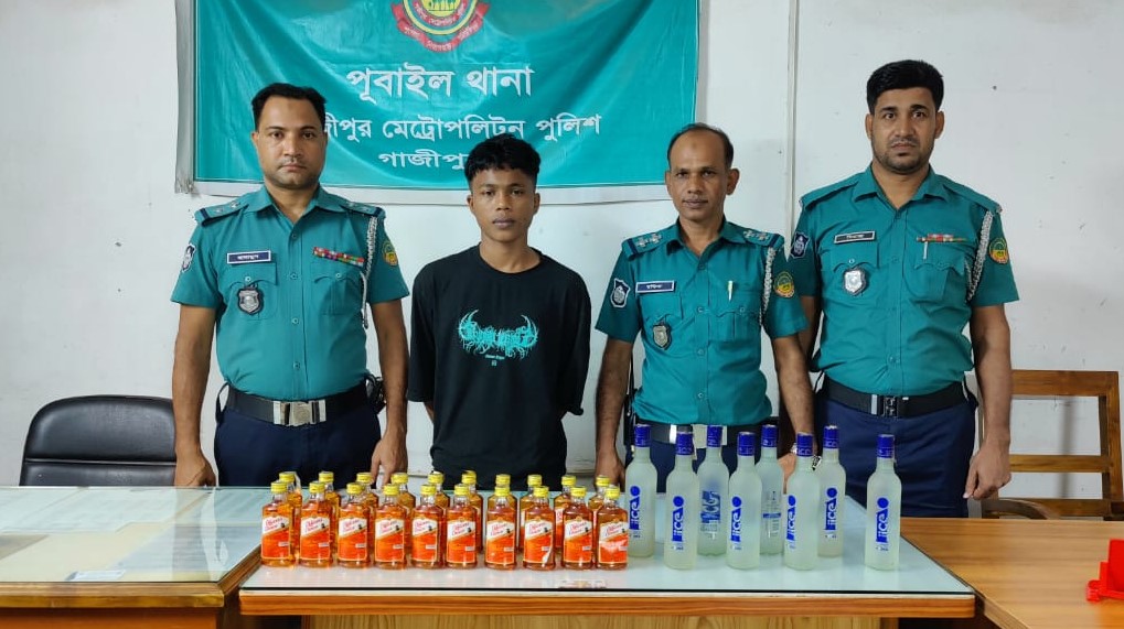 পূবাইলে ২৮ বোতল ভারতীয় মদসহ, গ্রেফতার ১