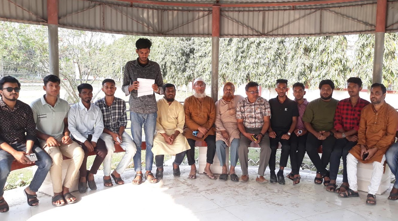 ফরিদপুর-সালথা সড়কে আগামীকাল থেকে বাস চলাচল: জানালো আন্দোলনকারিরা