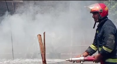 আগুনে বালিয়াডাঙ্গীর দুওসুও ইউনিয়নে নয়টি ঘর আগুনে পুড়ে ছাই