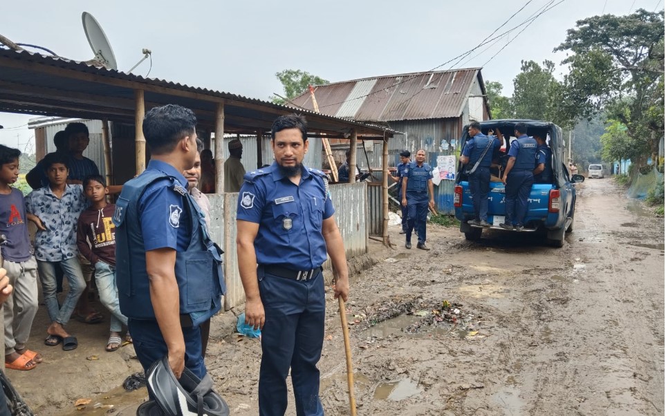 বিজয়নগরে আধিপত্য বিস্তারে দফায় দফায় সংঘর্ষে আটক ৪