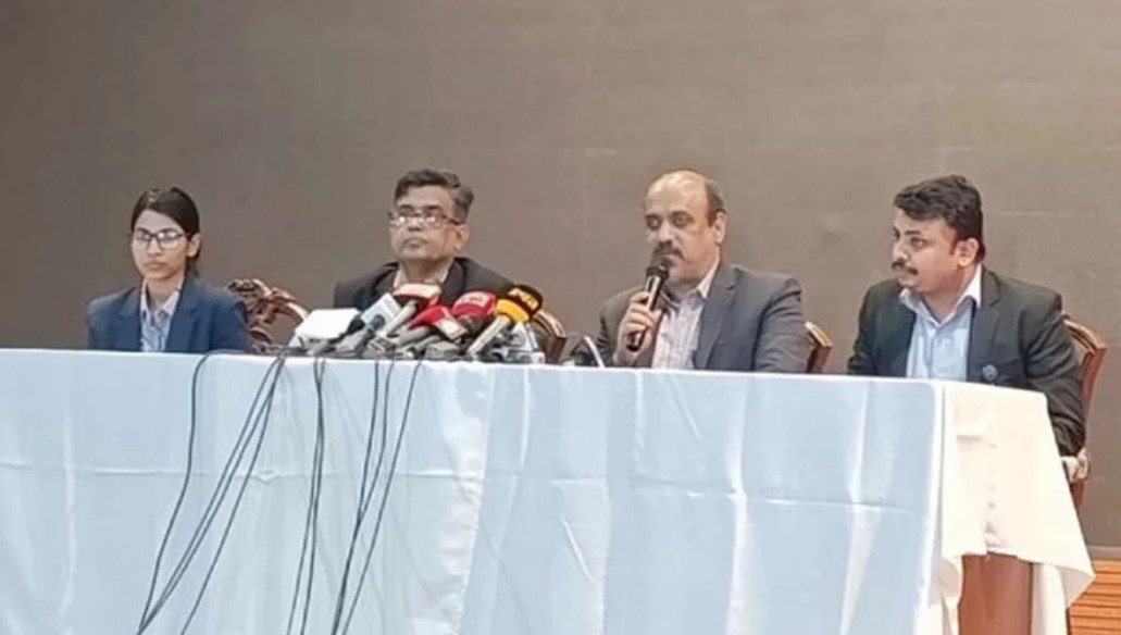 শেখ হাসিনাসহ ৭৫ জনের পাসপোর্ট বাতিল