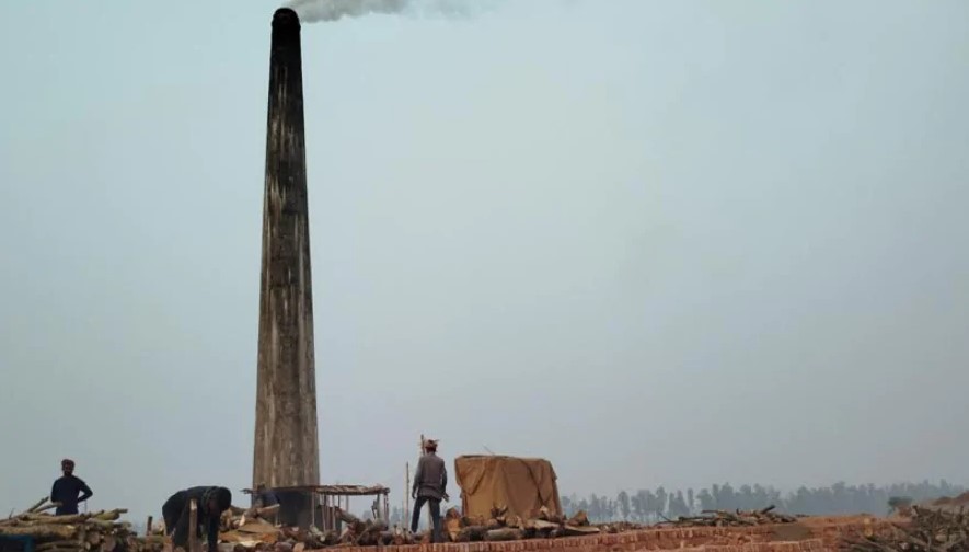 পীরগঞ্জে ইট ভাটা রক্ষার্থে প্রধান উপদেষ্টা বরাবর স্মারক লিপি