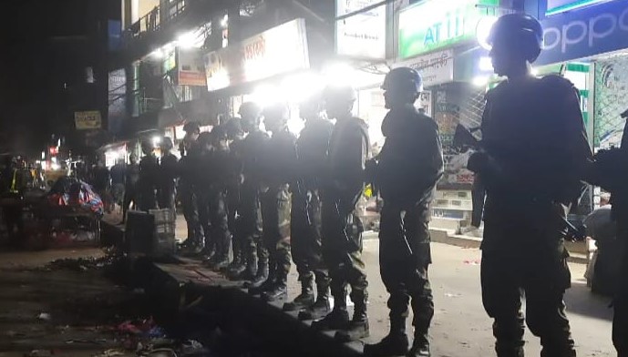 গাজীপুরে হোটেল হ্যাভেনে ৮ নারীসহ আটক ৯, পরে ভাঙচুর