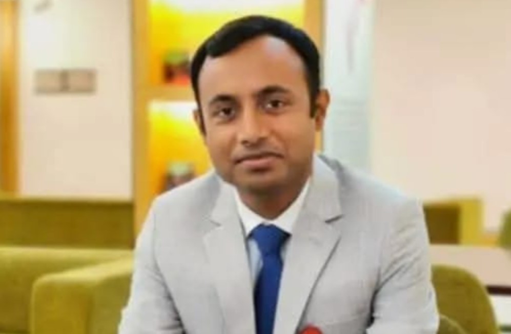 গাংনীর ইউএনও বদলির আদেশ বাতিলের দাবিতে মানববন্ধন