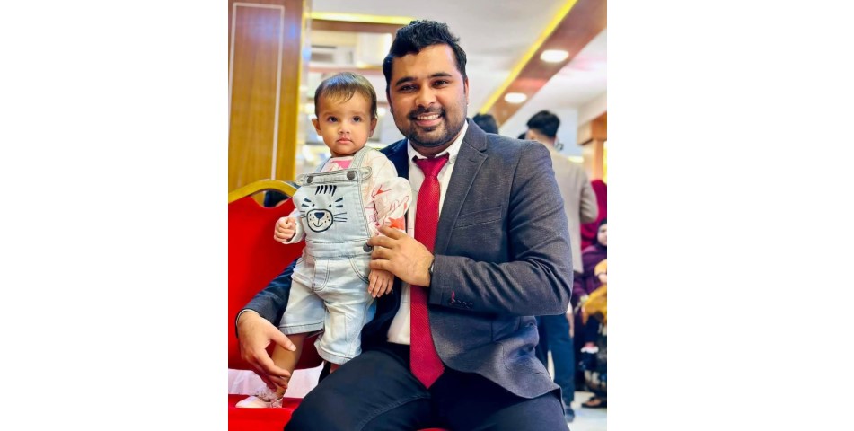 একটি গুলি কেড়ে নিল জীবন: শহীদ রুবেলকে হারিয়ে দিশেহারা পরিবার