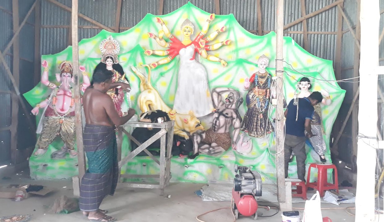 দুর্গা পূজার নিরাপত্তায় কঠোর অবস্থানে সালথার পুলিশ-প্রশাসন