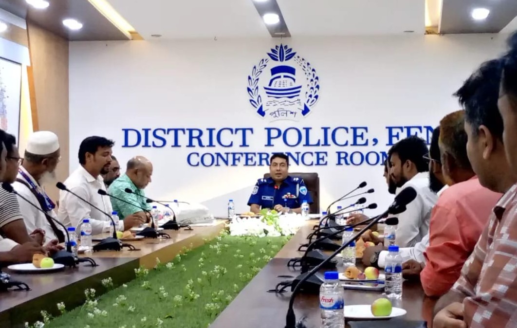 ফেনীর পুলিশ সুপার হাবিবুর রহমানের সাথে বিএমইউজে সাংবাদিকদের মতবিনিময়