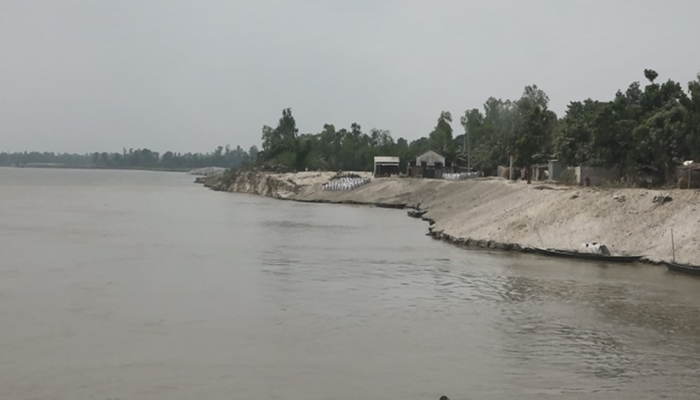 সিরাজগঞ্জে বাড়ছে যমুনার পানি