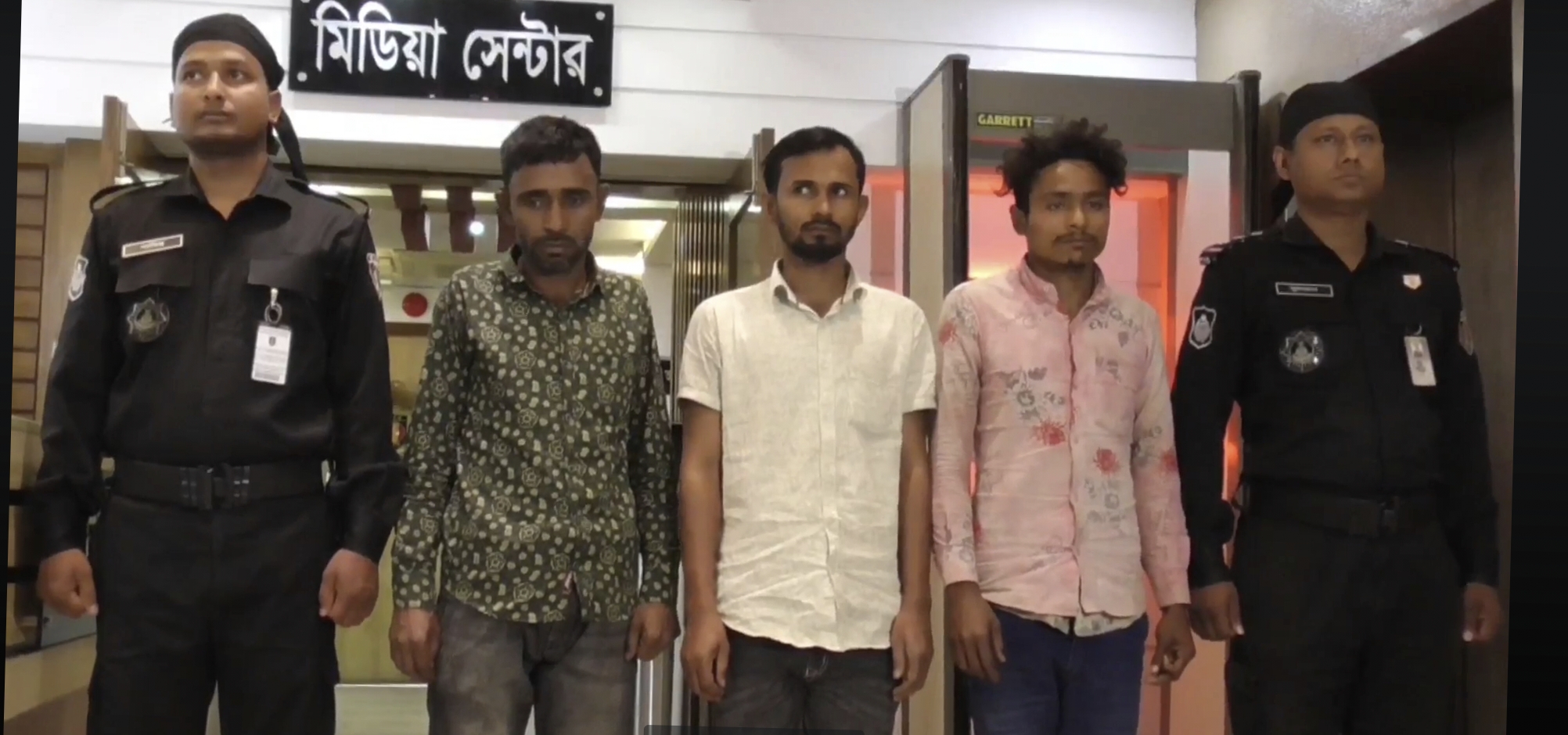 শ্রীপুরে পুলিশের ওপর হামলার ঘটনায় ৩ ডাকাত আটক