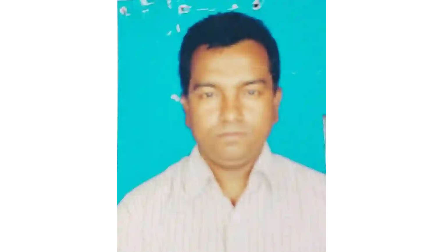 সোনালী ব্যাংকের সুইপার মোবারকের দুই কোটি টাকার শেয়ার উত্তোলনে নিষেধাজ্ঞা